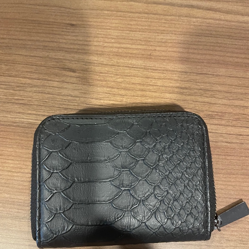 snakeskin wallet